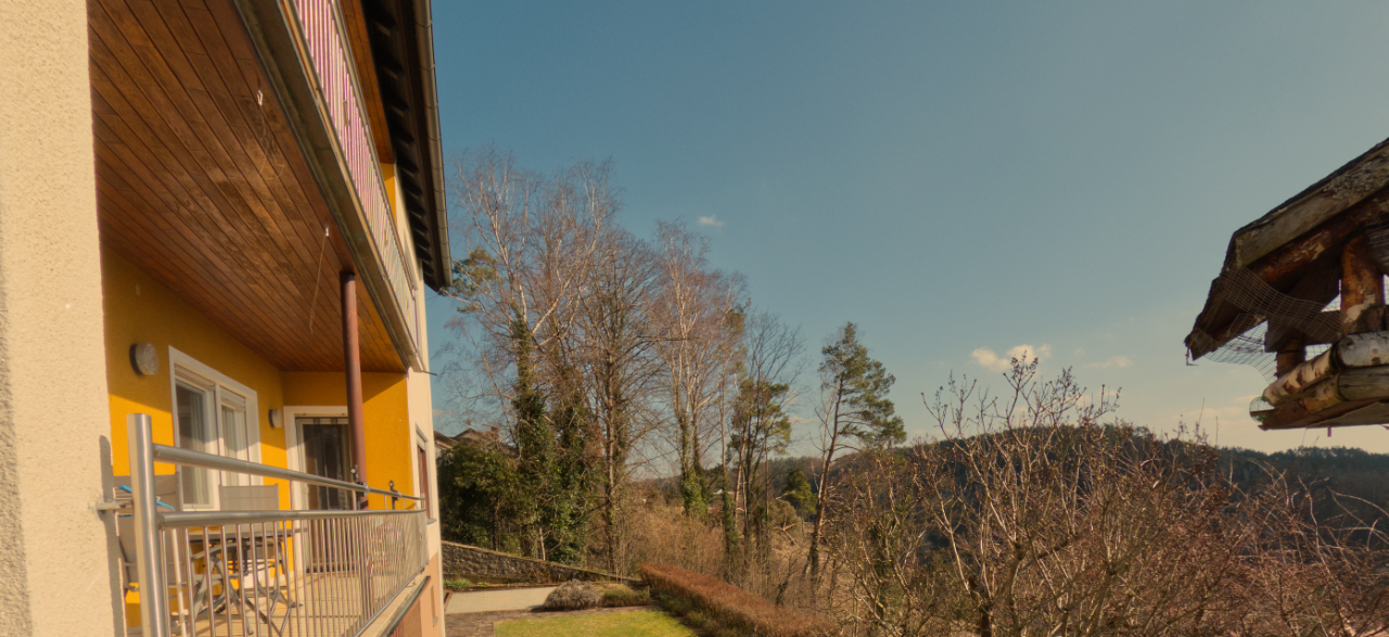 Vorderansicht Haus von rechts